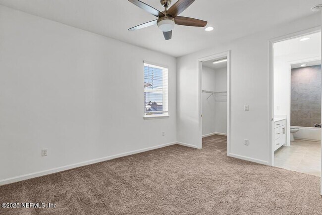 Building Photo - 475 Marquesa Cir