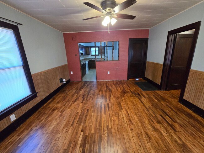 Building Photo - 2-bedroom Bungalow with Spacious Kitchen, Large Covered Porch and Large Garage