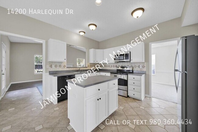 Building Photo - 14200 Harlequin Dr