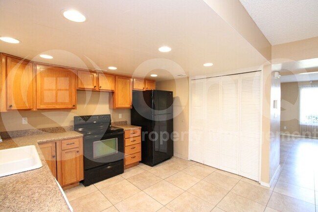 Building Photo - 6560 N 43rd Ave