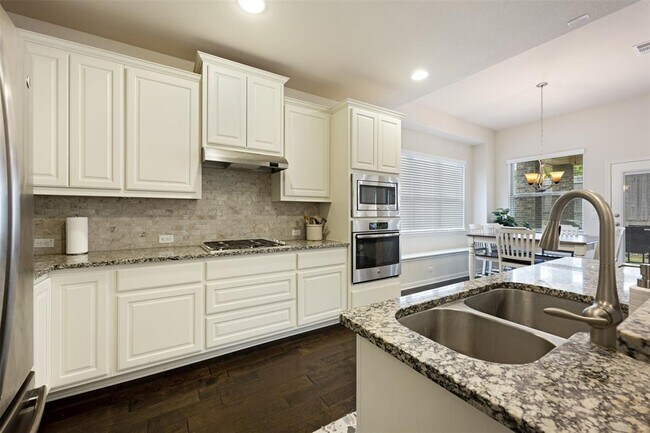 Building Photo - 2844 Coral Valley Dr