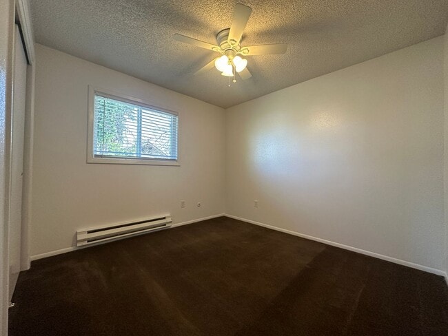 Building Photo - 2bed, 1bath, 800 Sq.ft. apartment - Nampa - Near NNU