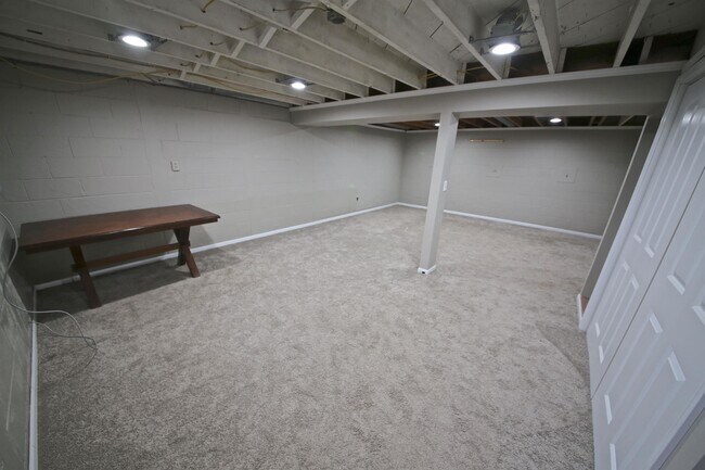 Building Photo - 3801 W Woodyard Rd