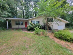 Building Photo - 3 Bed, 2 Bath Home Available in Greenville