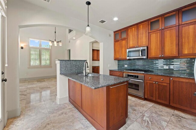 Building Photo - 3810 Ridgelea Dr