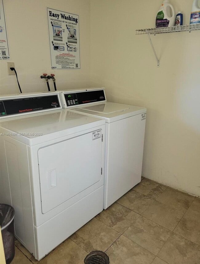 Building Photo - 801 N Ocean Blvd