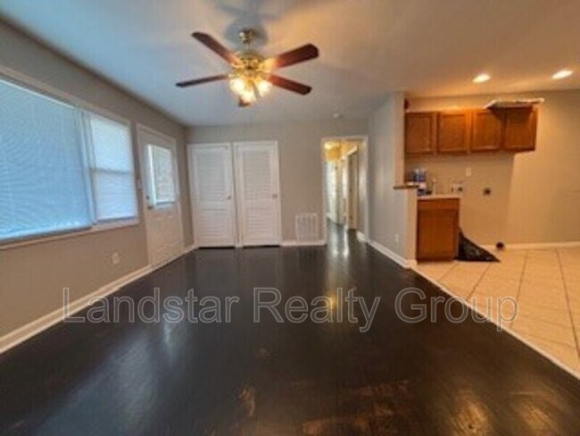 Building Photo - 5406 Catalina Ave
