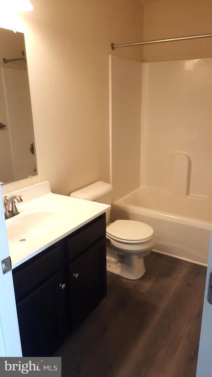 Building Photo - 930 Admiral's Quay Dr