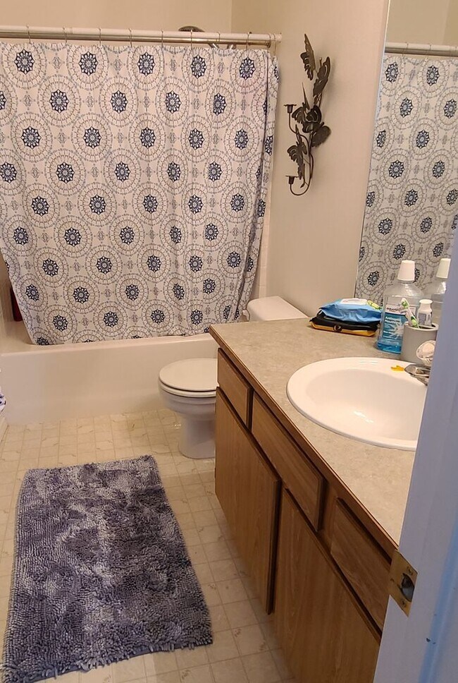 Building Photo - Updated ranch with a finished basement