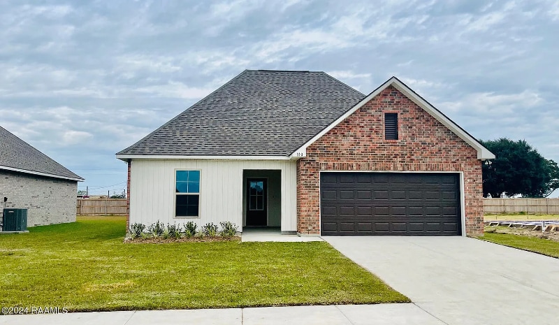 Primary Photo - 110 Nandina Dr