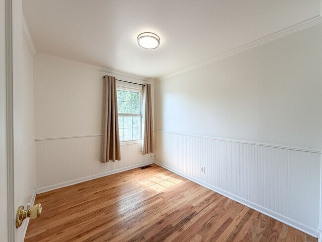 Building Photo - 6119 N Braeburn Dr