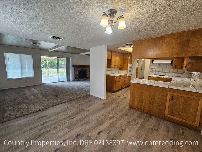 Building Photo - Spacious 3-Bedroom 2-Bathroom Home in Mary Lake Subdivision Available Now!