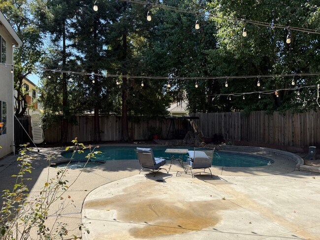 Building Photo - 9223 Camden Lake Way