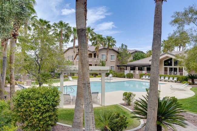 Building Photo - Charming 3 Bedroom Rental with Fireplace, ...
