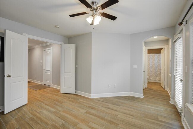 Building Photo - 5510 Blossom St
