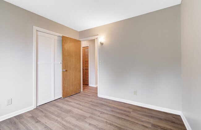 Building Photo - 1104 N Main St