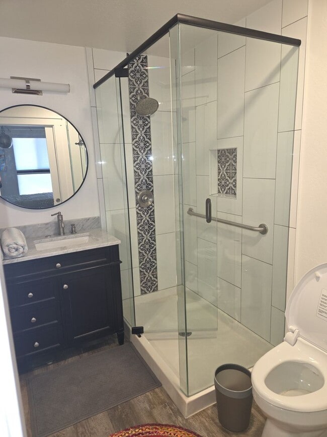 Building Photo - Quiet furnished cabin for ski lease