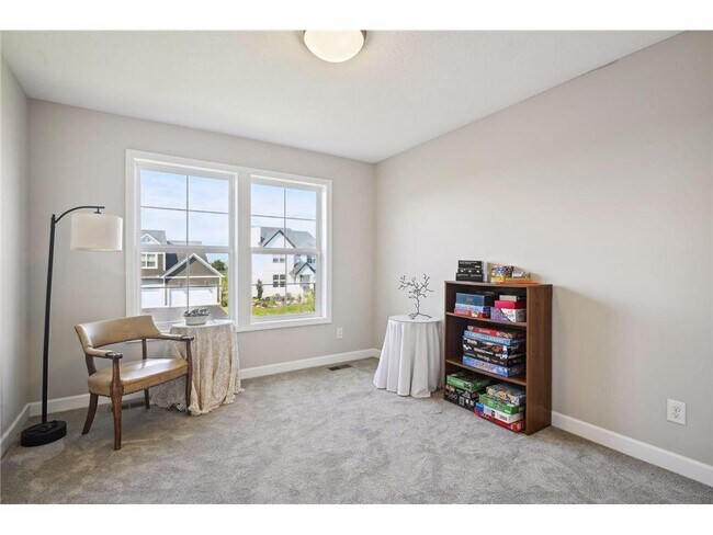 Building Photo - 6303 Jensen Ave S