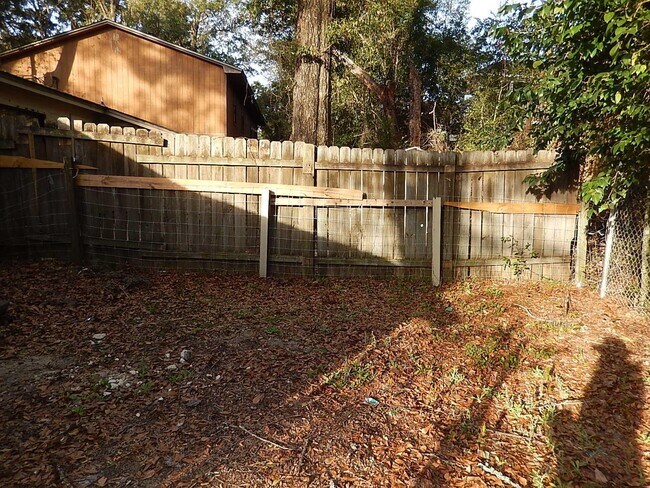 Building Photo - 3200 Nekoma Ln