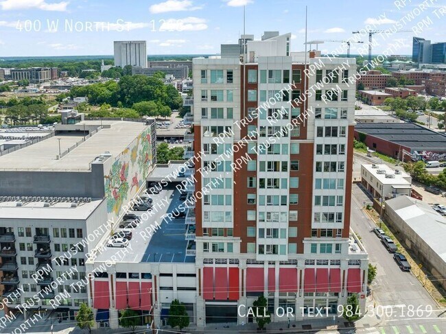 Building Photo - 400 W North St