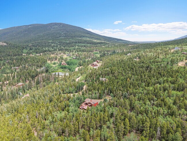 Building Photo - 204 Bristlecone Way