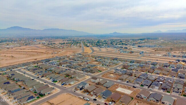 Building Photo - 122 Esther Trl