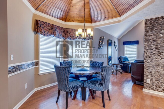 Building Photo - 3 Kyle Ct