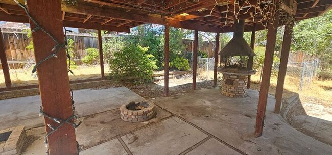 Building Photo - North West Reno 3 bed Room 2 bath 2 car garage Home For Rent,