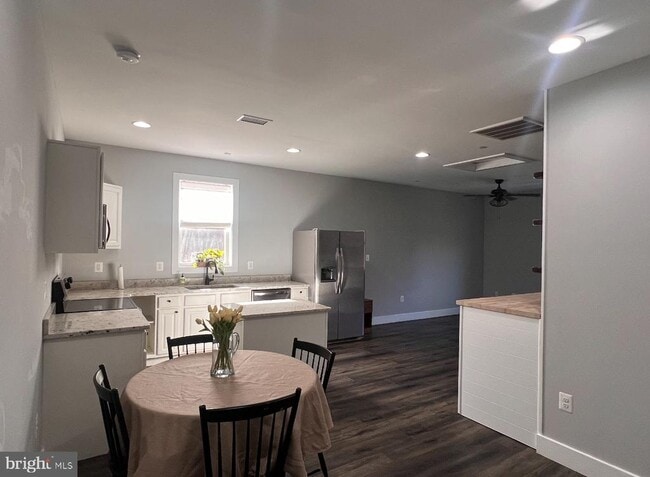 Building Photo - 8449 Stevens Rd