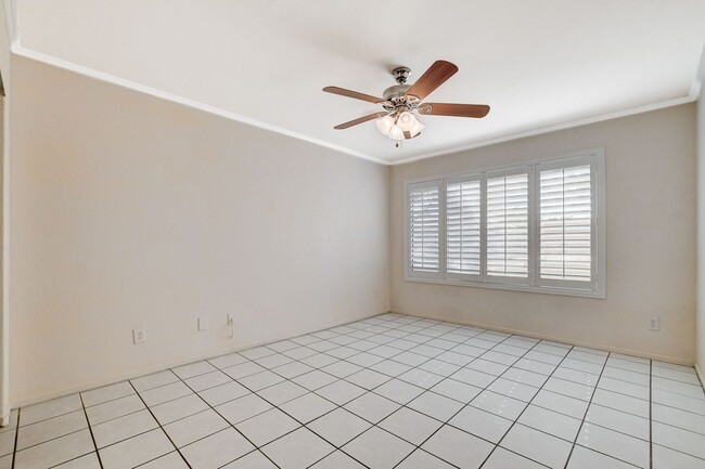 Building Photo - AMERICANA Property Mgmt - Gated 1st floor ...