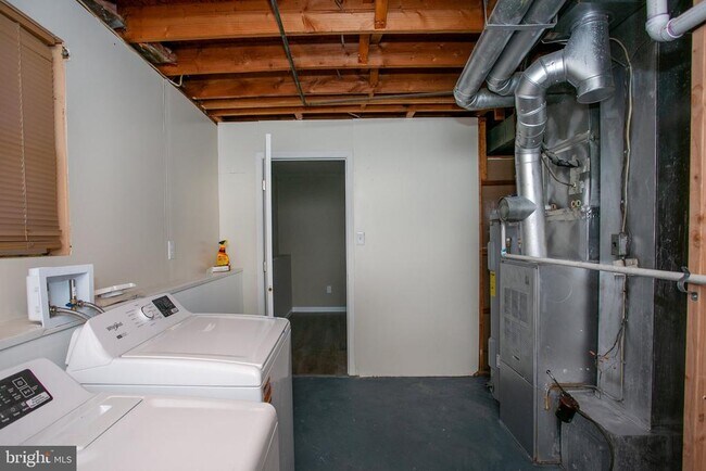 Building Photo - 5026 Preston Ln