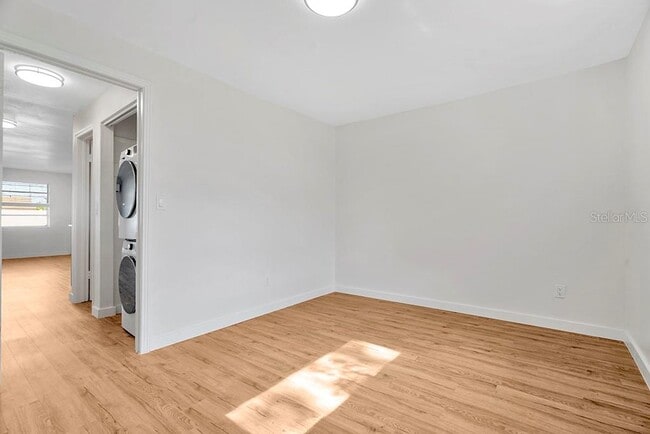 Building Photo - 6701 S Westshore Blvd