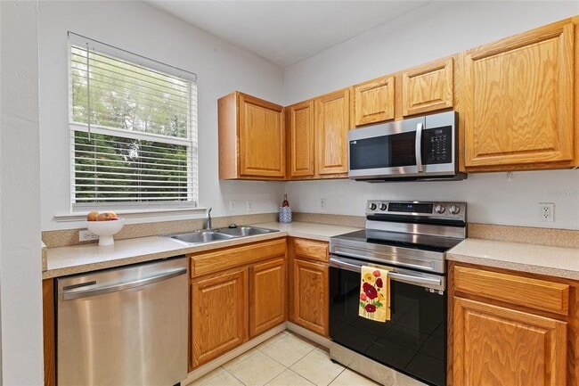 Building Photo - 6519 W Newberry Rd