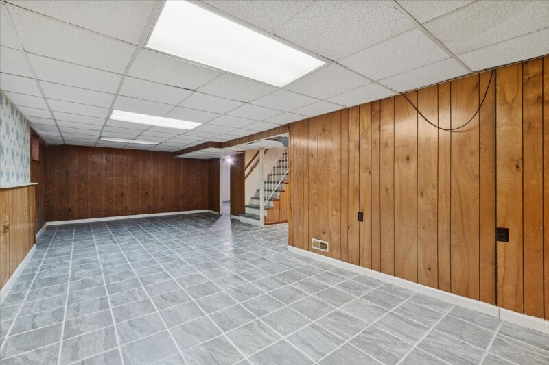 Building Photo - 8538 Mango Ave