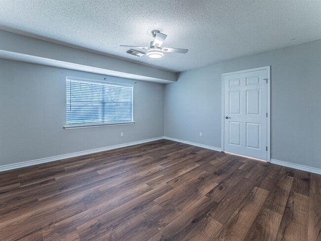 Building Photo - 2406 Dijon Dr