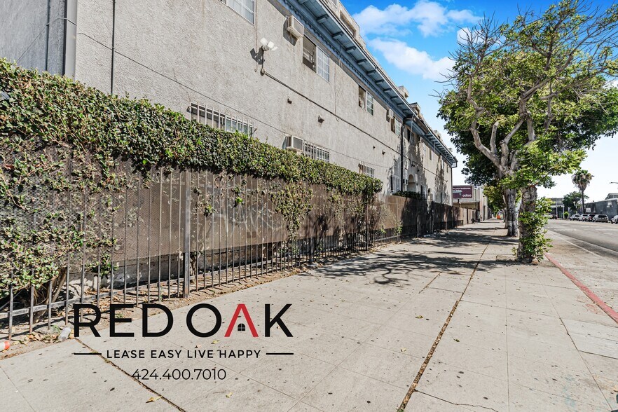 Building Photo - 3806 S Broadway