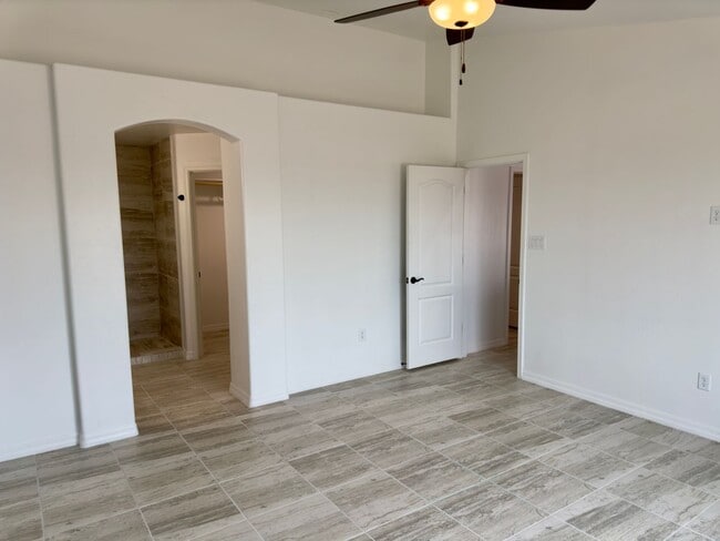 Building Photo - Almost New 3-Bedroom, 2-Bath Home for Rent in Bienestar 12!