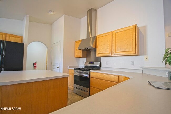 Building Photo - 1905 Lakeshore Dr