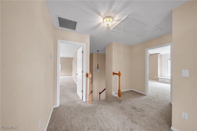 Building Photo - 2015 SE 12th St