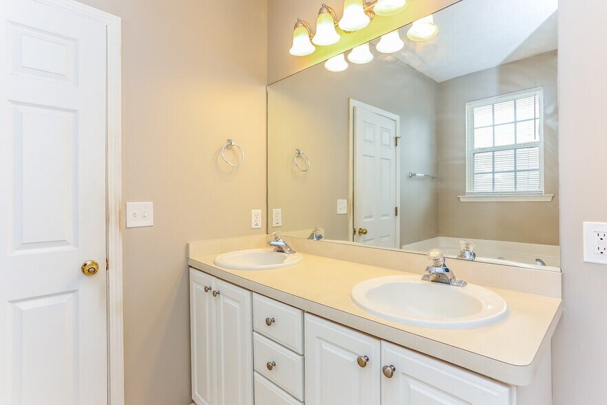 Building Photo - 287 Prescott Ct