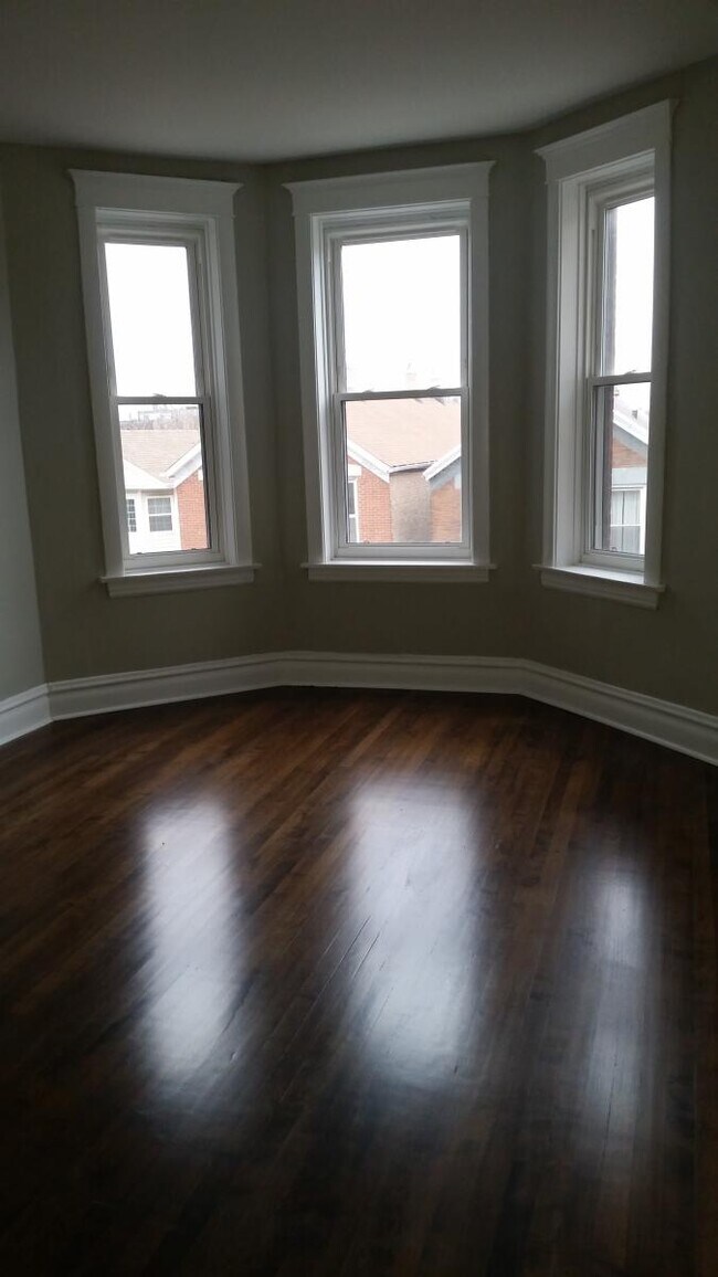 Primary Photo - 2236 W 21st St