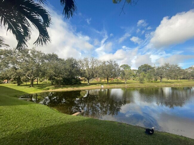 Building Photo - 4185 Oak Terrace Dr