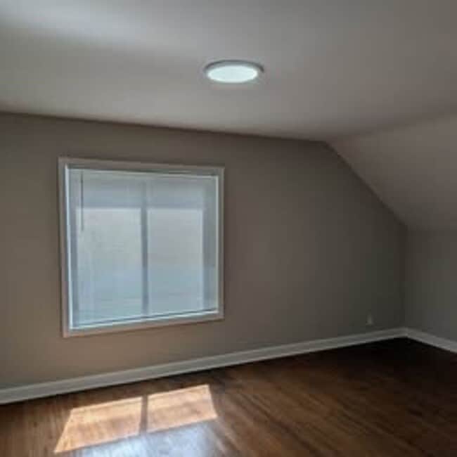 Building Photo - House for Rent