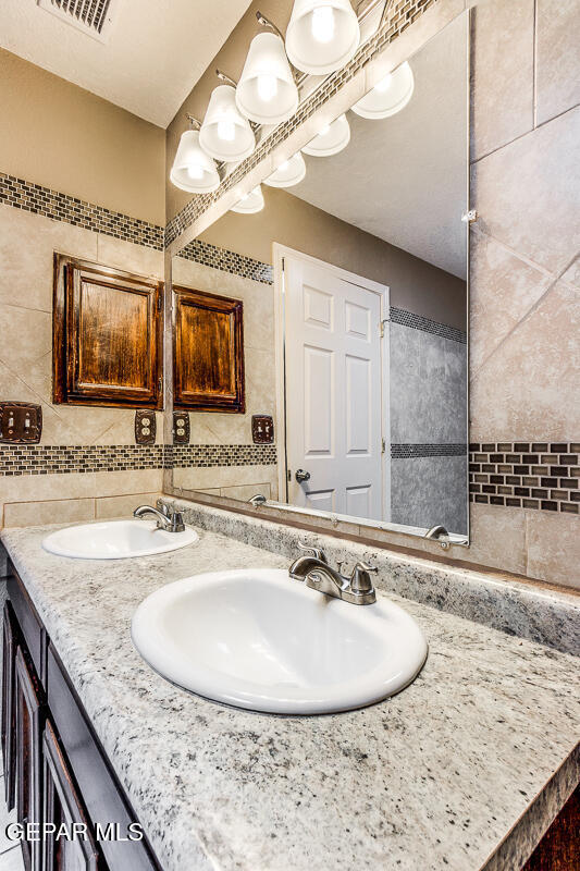 Building Photo - 14217 Thayer Pease Ave