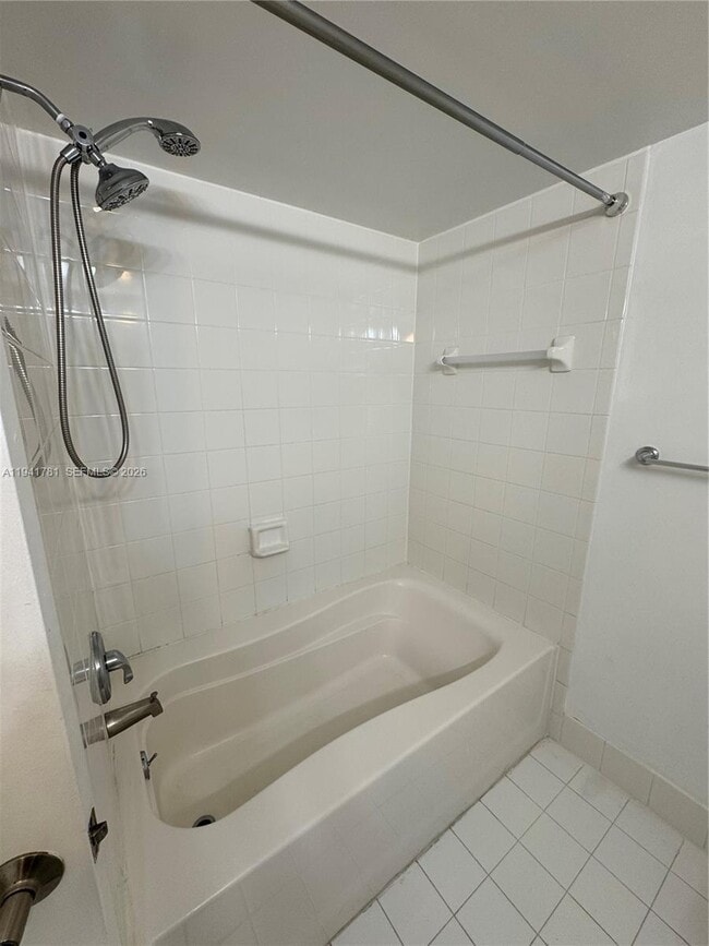 Building Photo - 4840 N State Rd 7