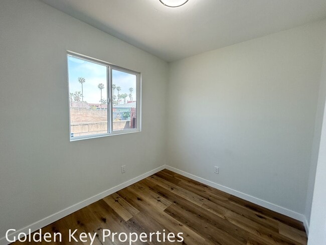 Building Photo - Welcome to your beautifully renovated single level attached home in the heart of Oceanside!