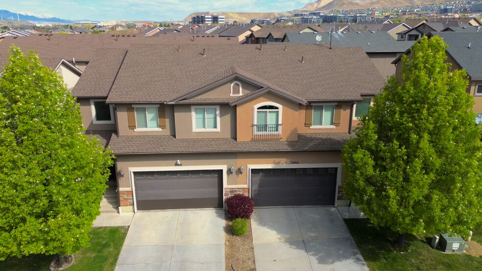 Building Photo - 2666 W Cottonwood Dr