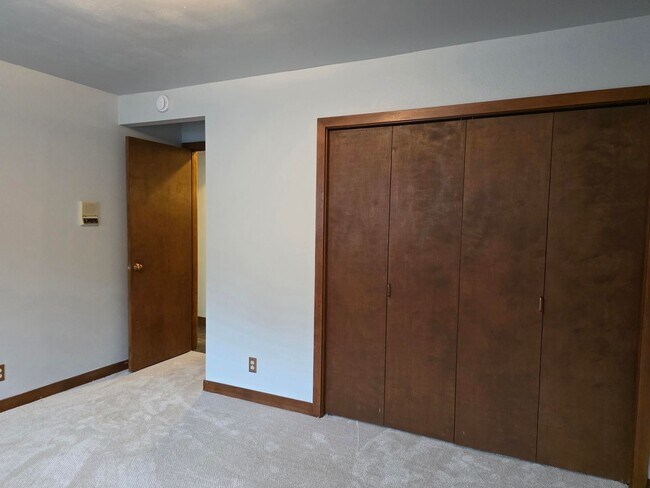 Building Photo - 4 Bedroom Poulsbo Home