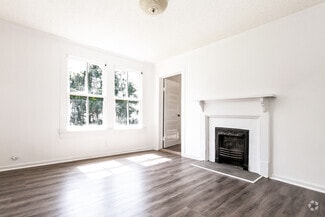 Building Photo - 706 Shull St