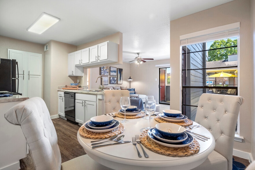 Primary Photo - The Place At Green Trails